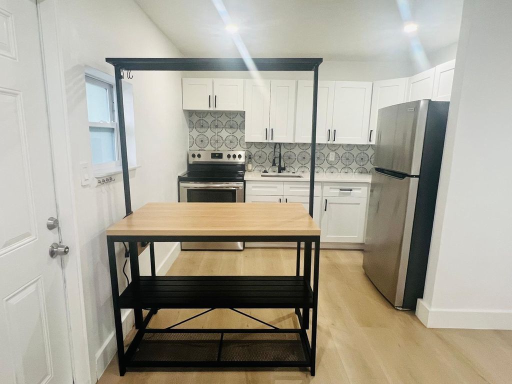 Photo of 1720 N 17th Avenue #6, Hollywood, FL 33020 (MLS # B26035360)