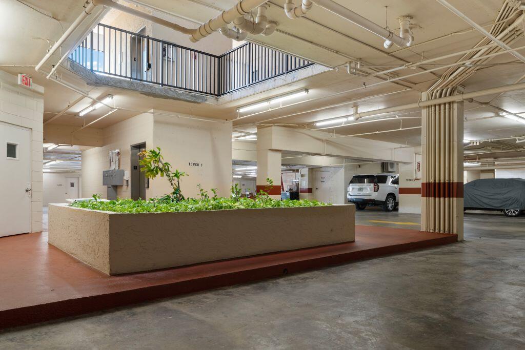 SEAQUAY CONDOMINIUM - Residential Lease