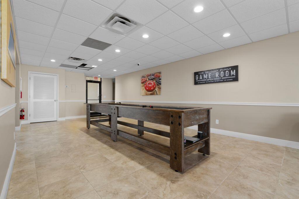 SEAQUAY CONDOMINIUM - Residential Lease