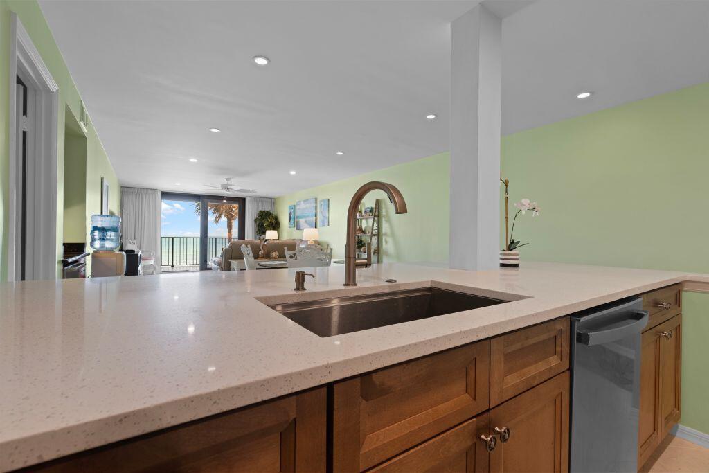 SEAQUAY CONDOMINIUM - Residential Lease