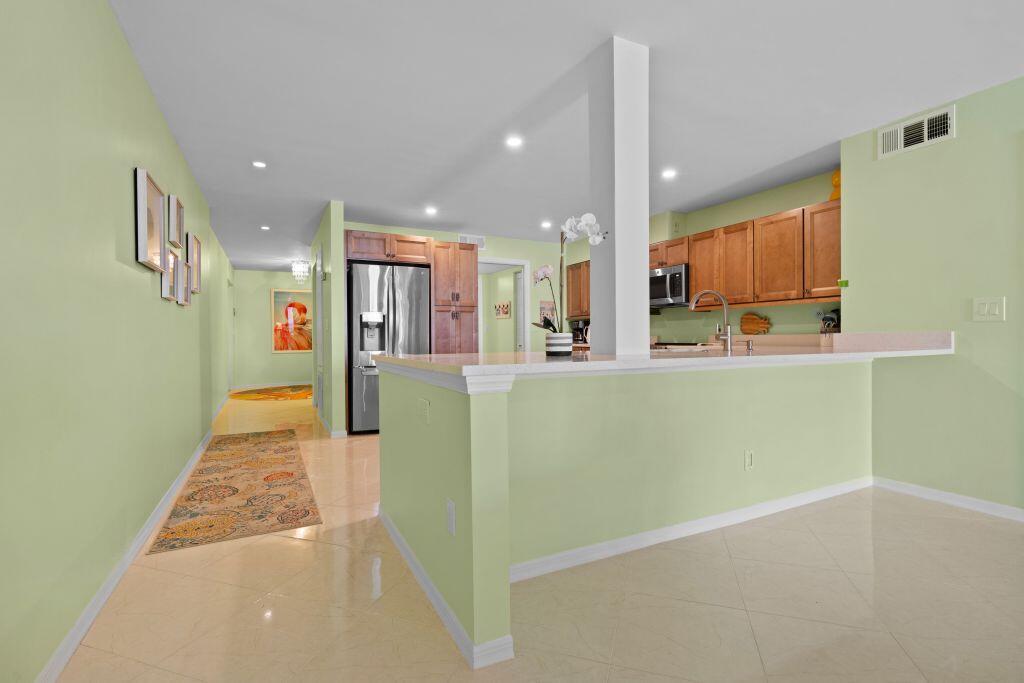 SEAQUAY CONDOMINIUM - Residential Lease