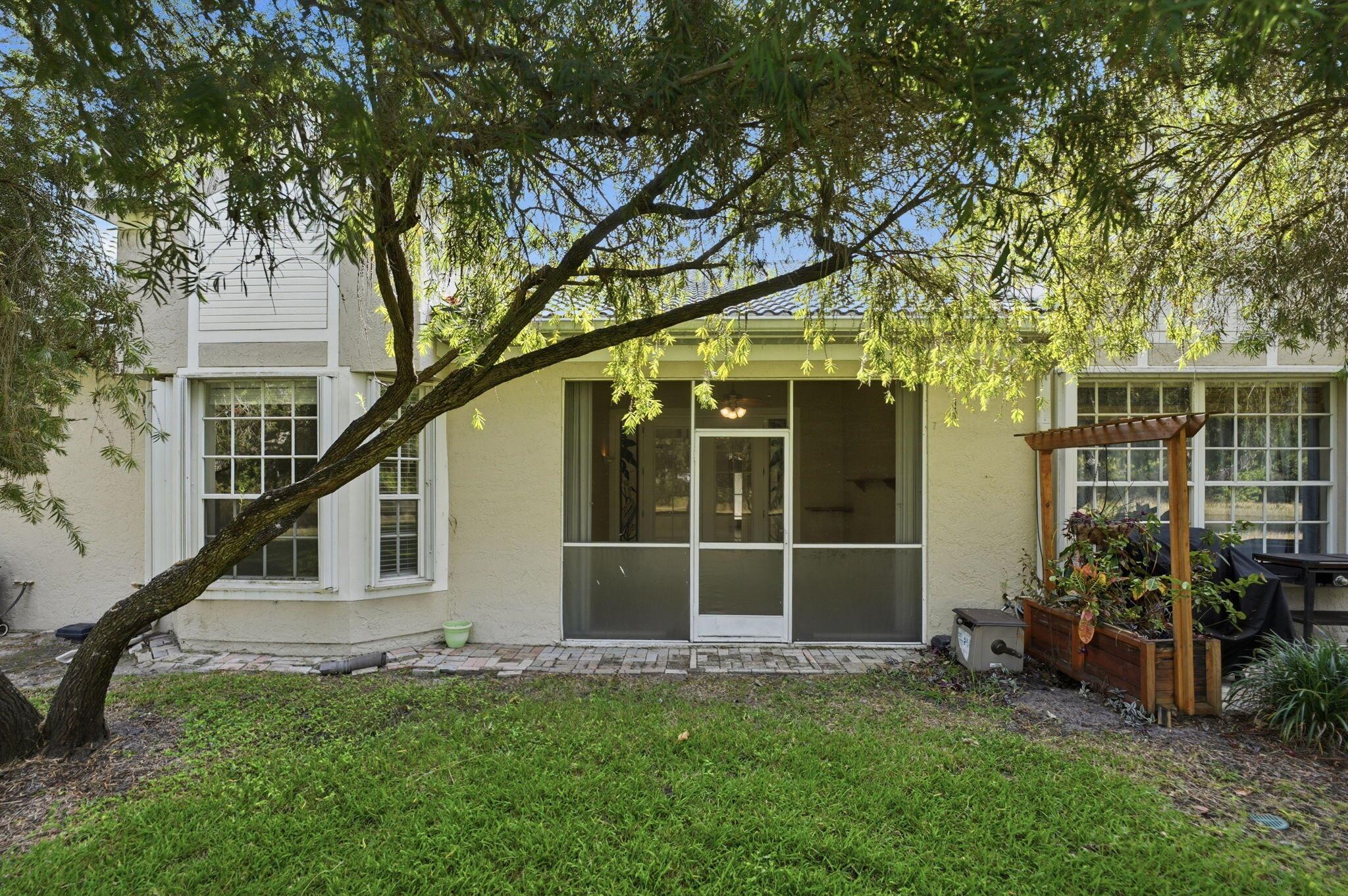 HARBOUR ISLES AT LAKE CHA - Residential
