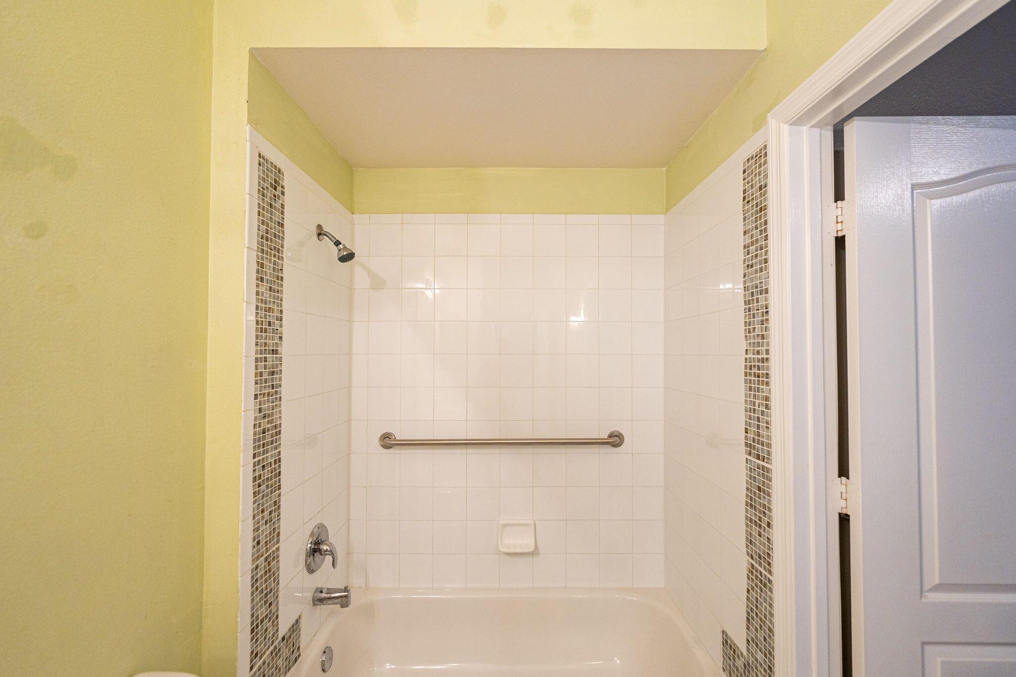 HARBOUR ISLES AT LAKE CHA - Residential