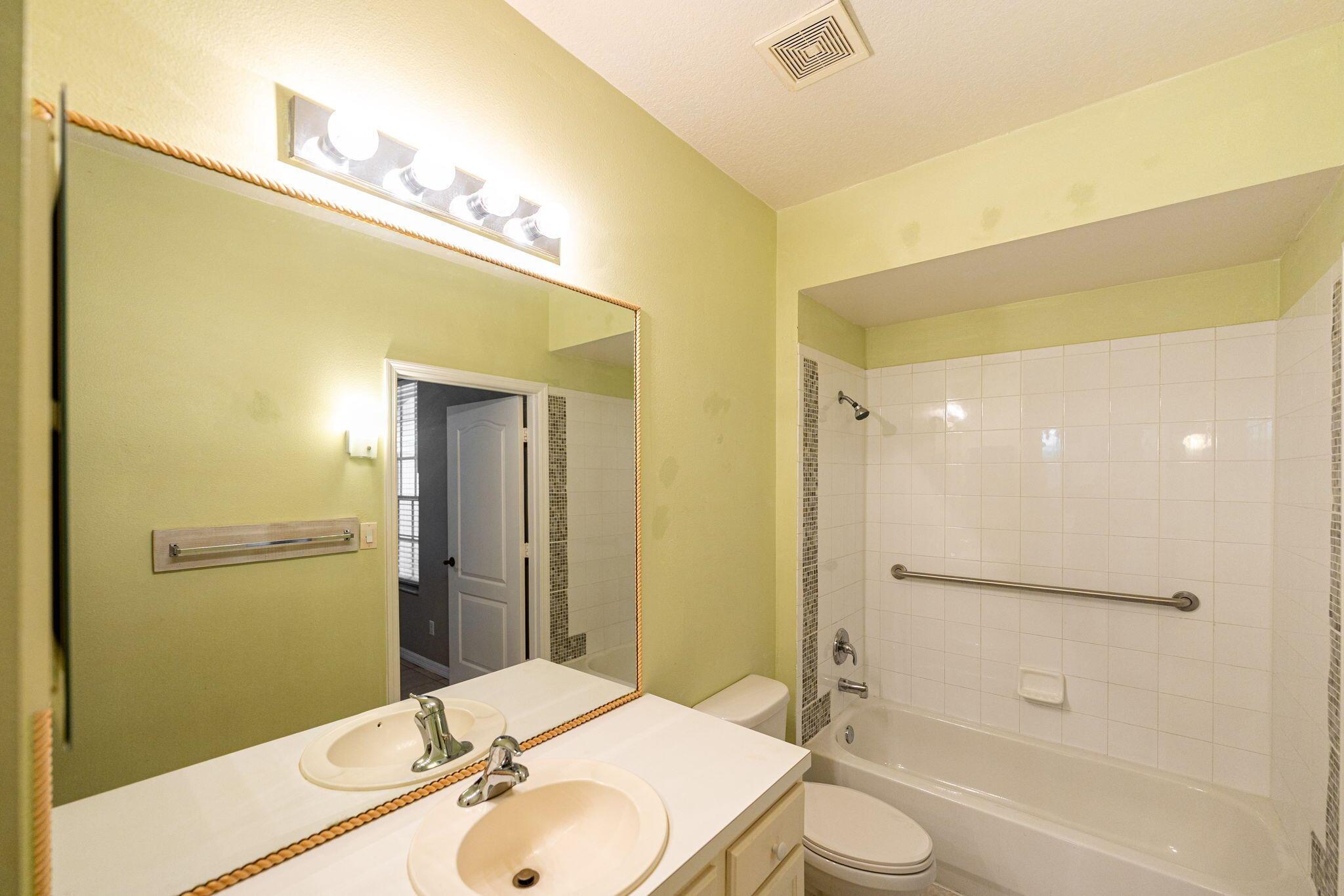 HARBOUR ISLES AT LAKE CHA - Residential