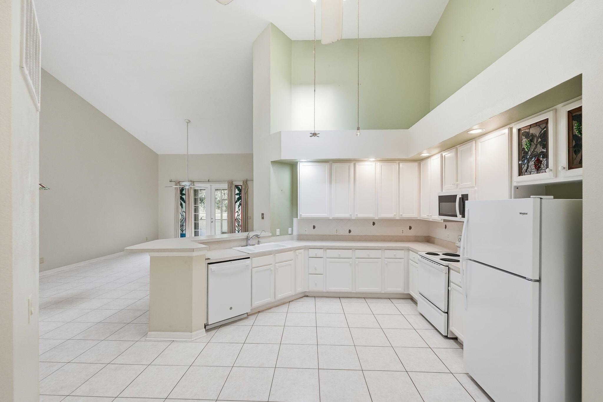 HARBOUR ISLES AT LAKE CHA - Residential