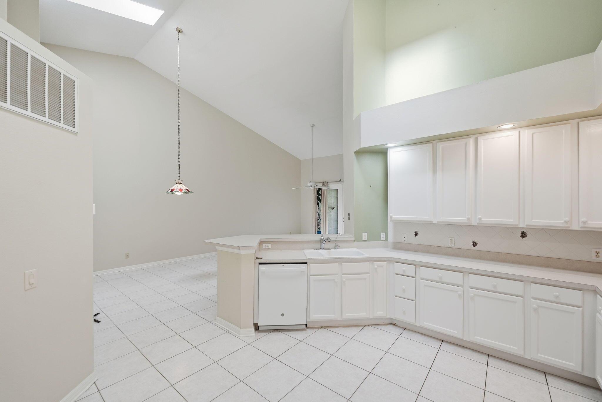 HARBOUR ISLES AT LAKE CHA - Residential