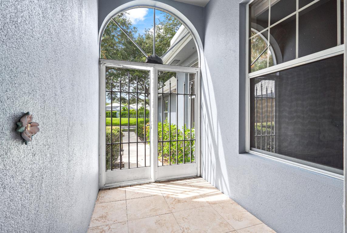 960 Bear Island Circle