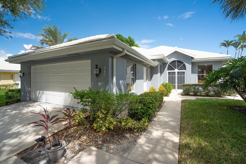 Photo of 960 Bear Island Circle, West Palm Beach, FL 33409 (MLS # R11132820)