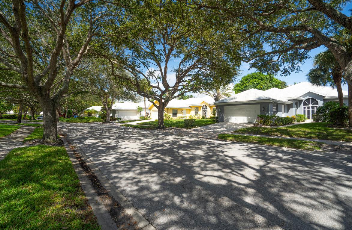 960 Bear Island Circle