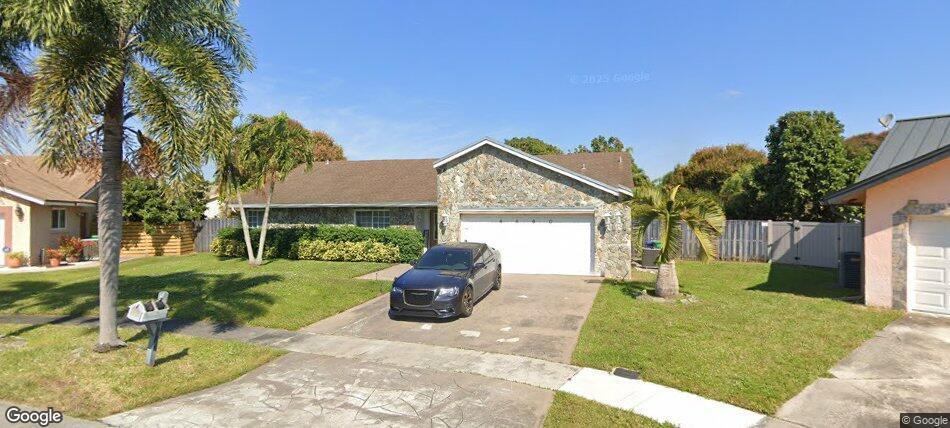 Motivated seller. Spacious home, 3 bedrooms, 2.5 baths. Two-car garage and a pool. Open living area, vaulted ceiling, large bedrooms with ample closet space. Large lot of 12,412 square feet. The house has endless possibilities with some TLC. Bring your offers. Thanks for showing.