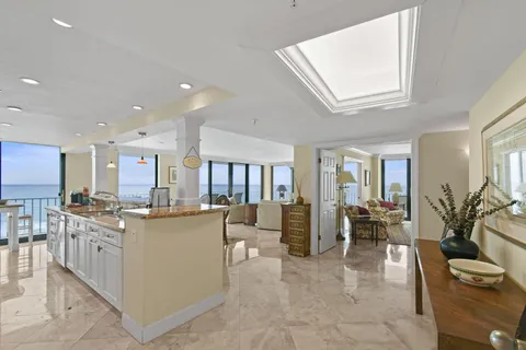 3400 S Ocean Boulevard Unit 7d1, Palm Beach, FL MLS: R11079762