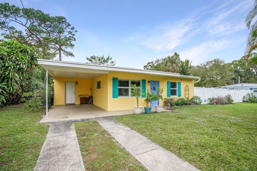 Photo of 1815 S 30th Street, Fort Pierce, FL 34947 (MLS # B26017372)
