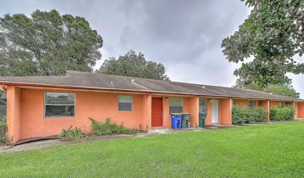 Photo of 1107 Avenue G #AptB, Fort Pierce, FL 34950 (MLS # R11098230)