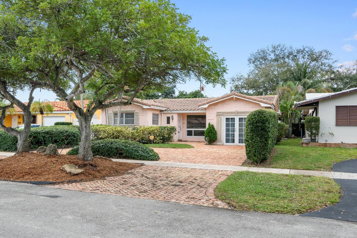 Hollywood Hills 6-22 B - Residential