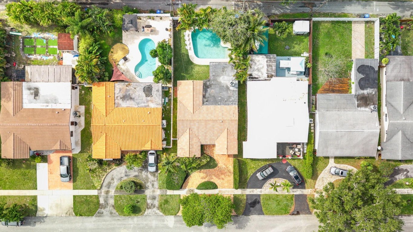 Hollywood Hills 6-22 B - Residential