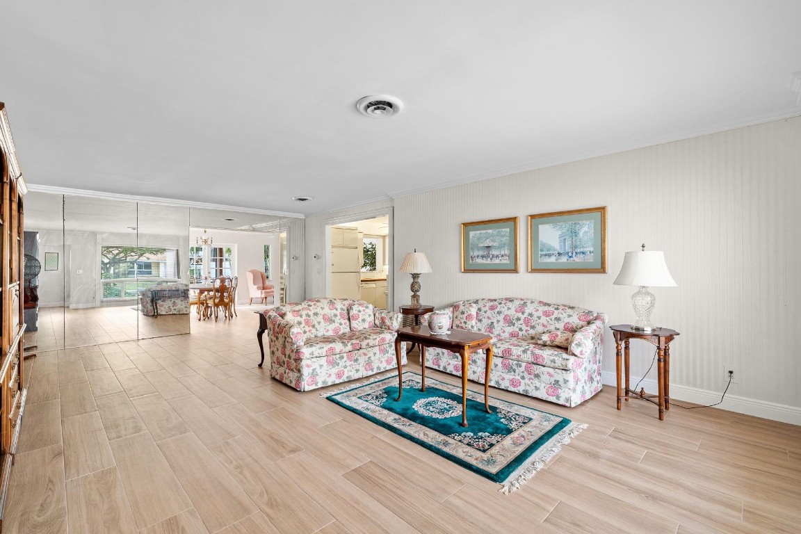 Hollywood Hills 6-22 B - Residential