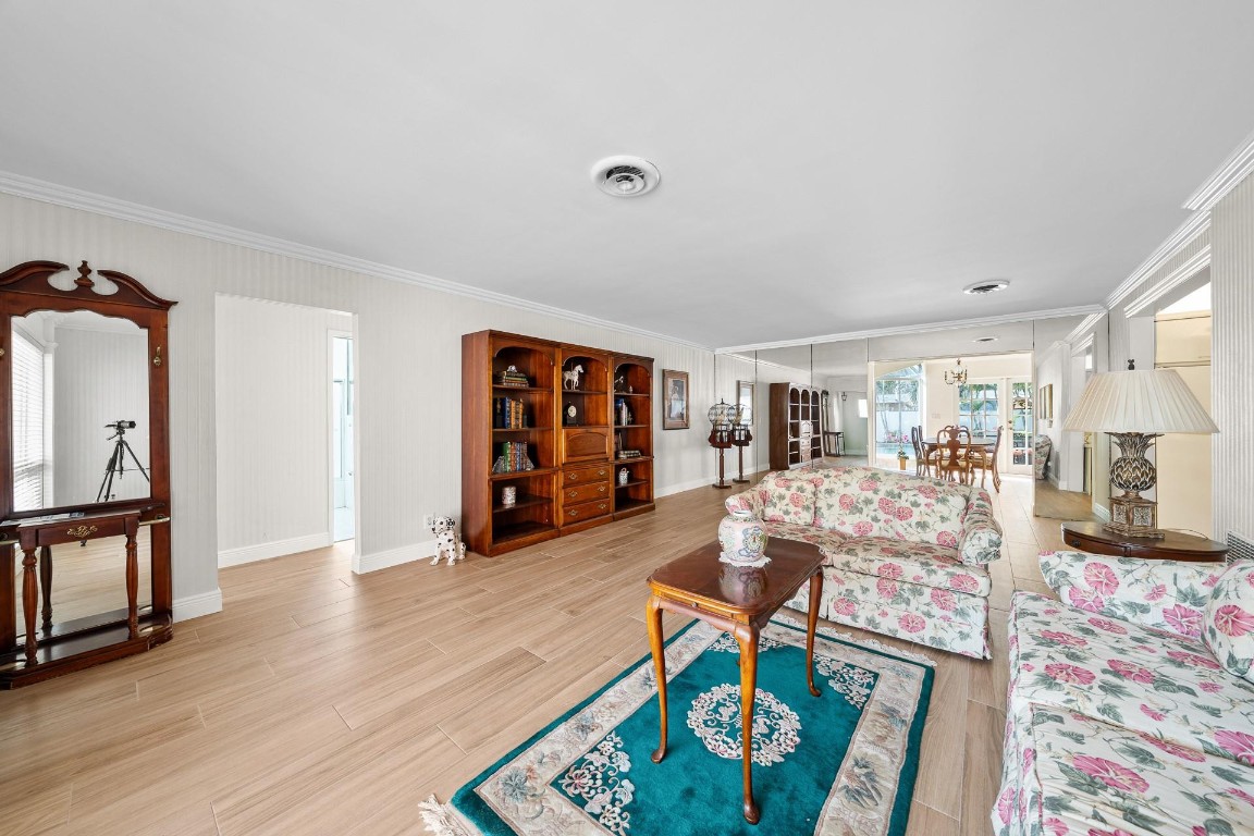 Hollywood Hills 6-22 B - Residential