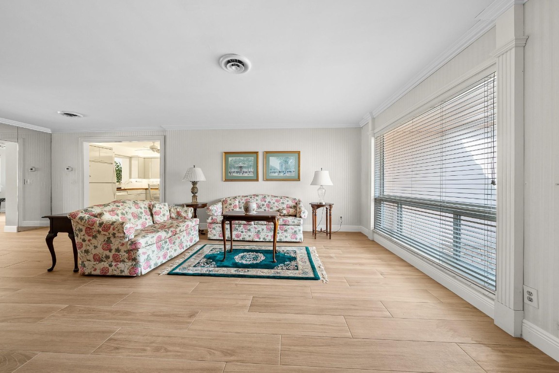 Hollywood Hills 6-22 B - Residential