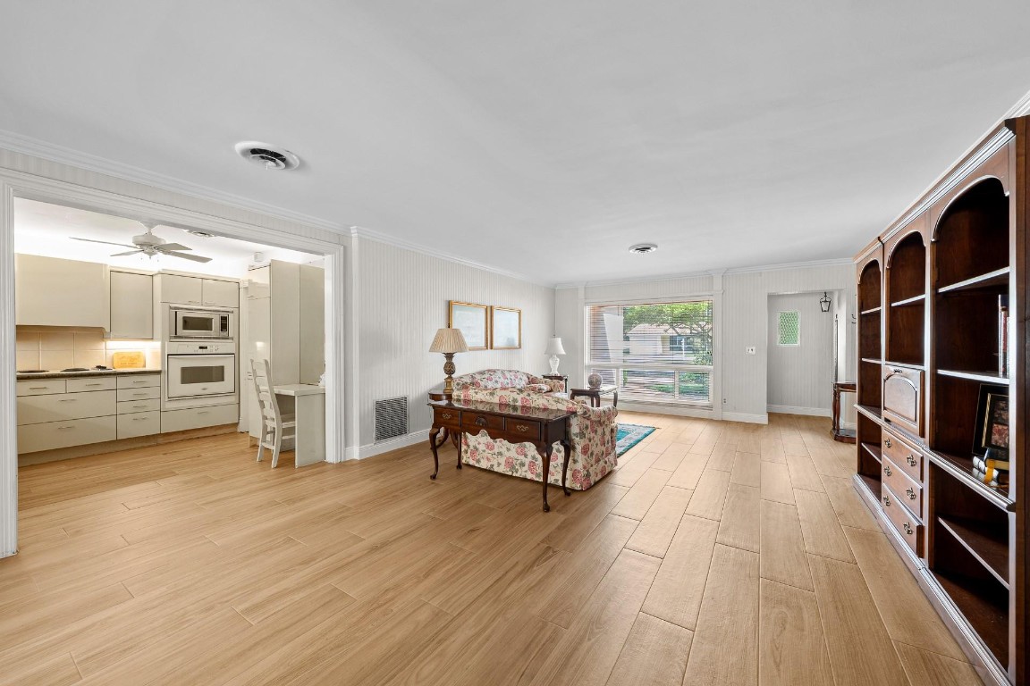 Hollywood Hills 6-22 B - Residential