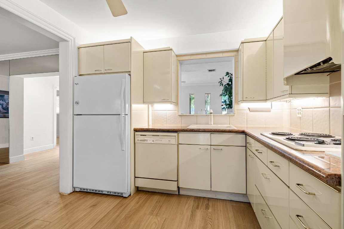 Hollywood Hills 6-22 B - Residential