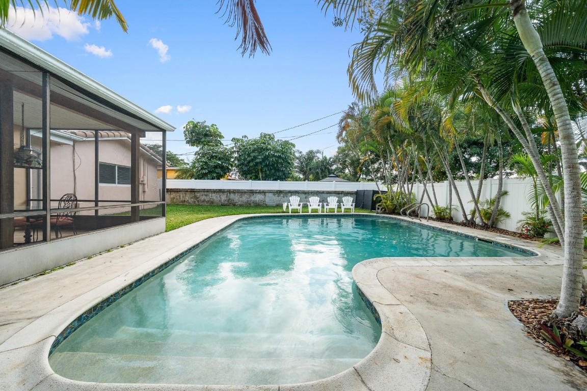 Hollywood Hills 6-22 B - Residential