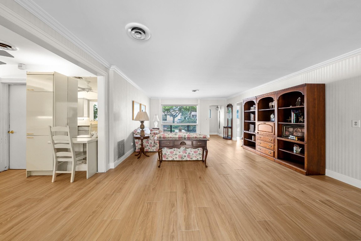 Hollywood Hills 6-22 B - Residential