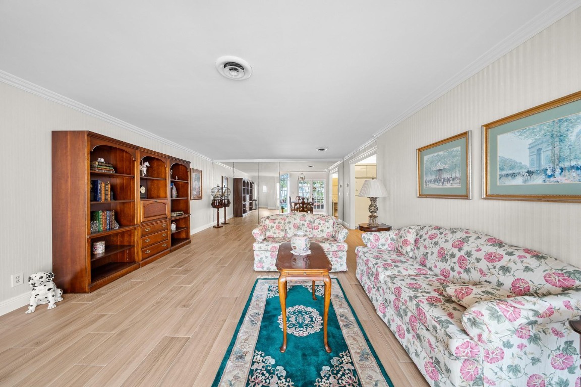 Hollywood Hills 6-22 B - Residential