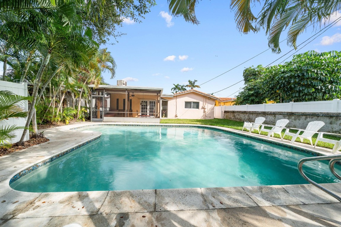 Hollywood Hills 6-22 B - Residential