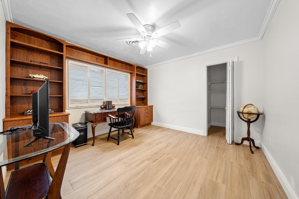 Hollywood Hills 6-22 B - Residential