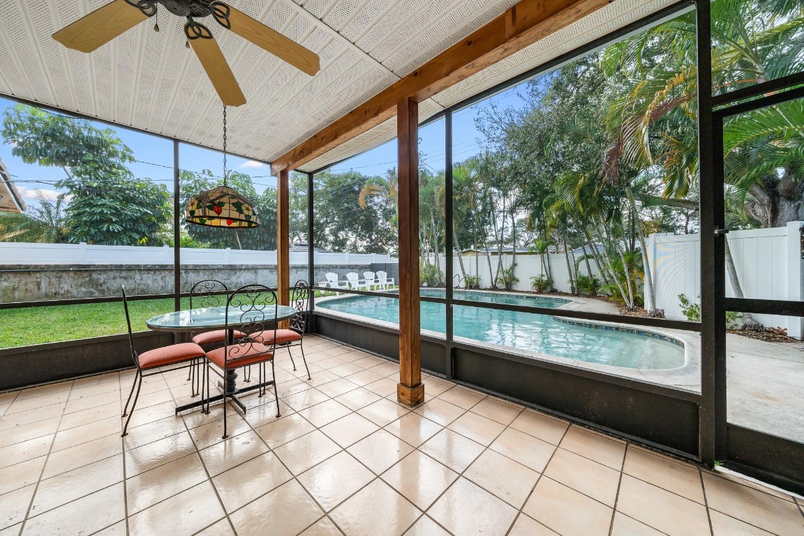 Hollywood Hills 6-22 B - Residential