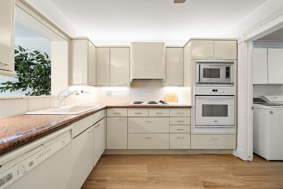 Hollywood Hills 6-22 B - Residential