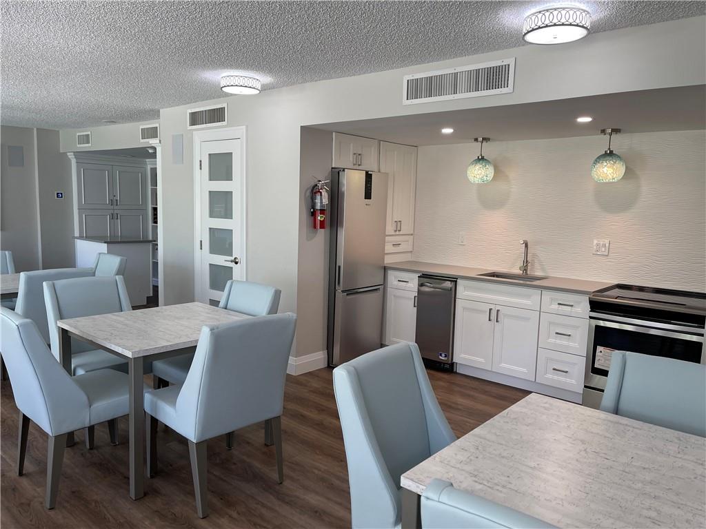 SEA RANCH LAKES NORTH - Residential
