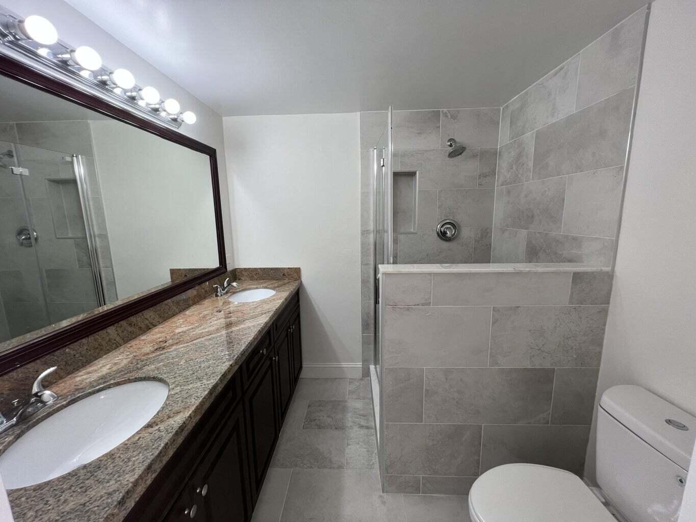 WATERSIDE LUXURY TOWNHOMES CONDO - Residential Lease