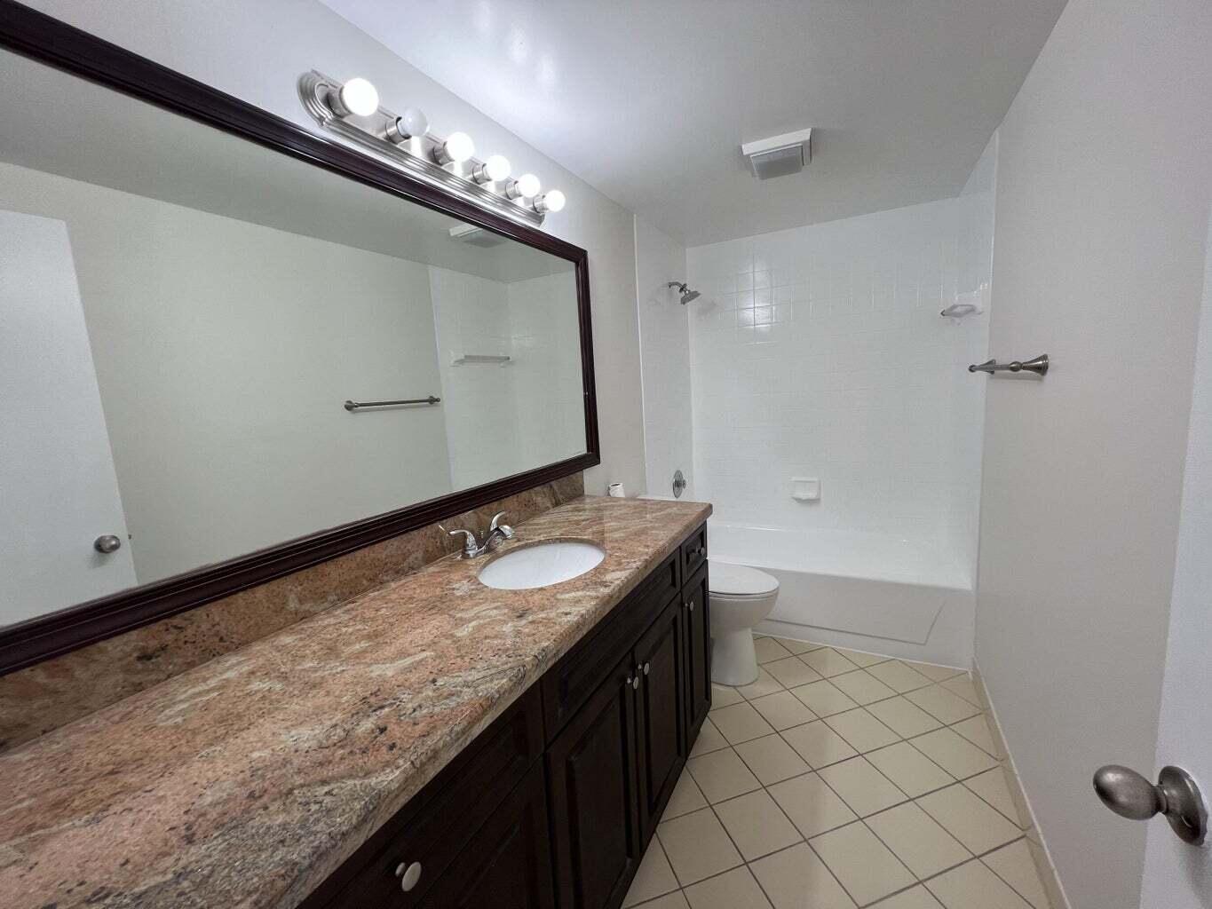 WATERSIDE LUXURY TOWNHOMES CONDO - Residential Lease