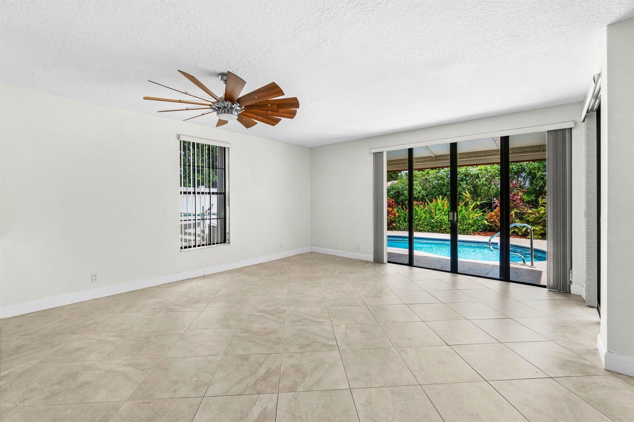 5696 Santiago Circle
