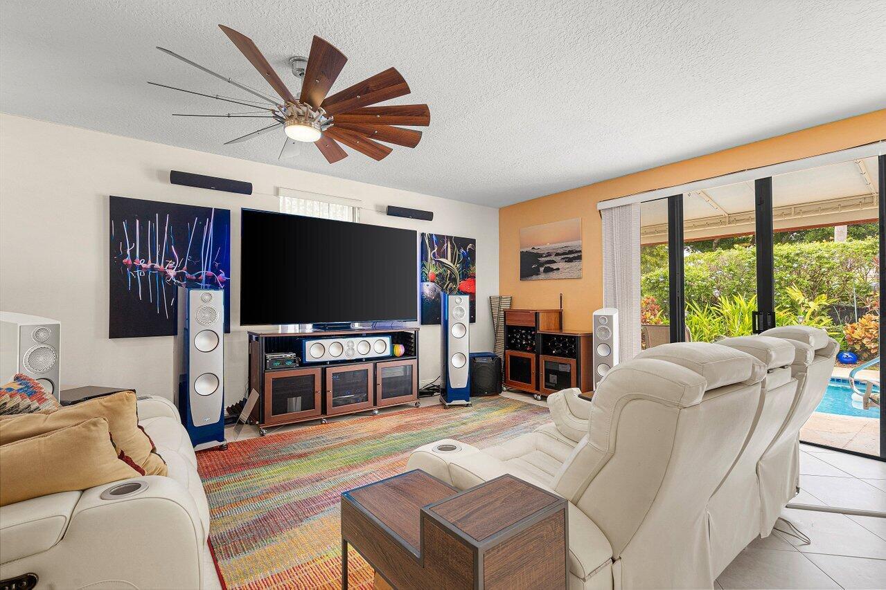 5696 Santiago Circle