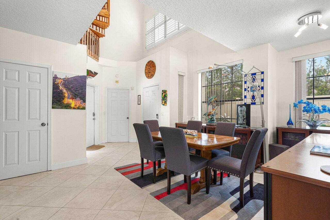 5696 Santiago Circle