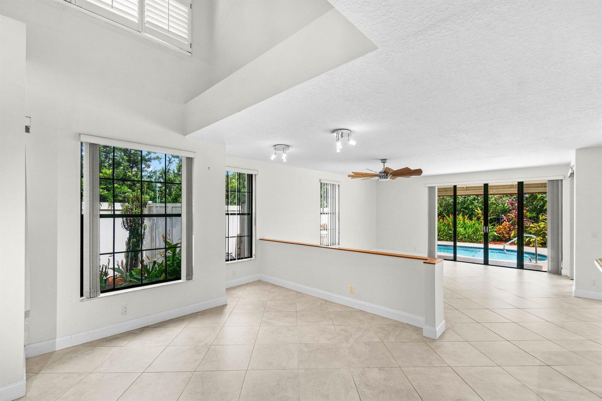 5696 Santiago Circle