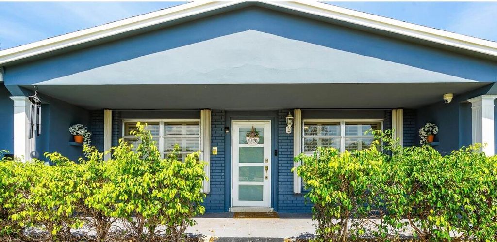 Photo of 420 SE 12th Avenue, Deerfield Beach, FL 33441 (MLS # B26033523)