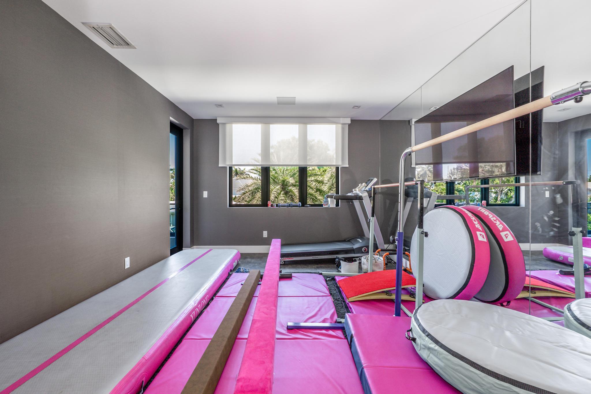 LEFT BANK ESTATES - Residential