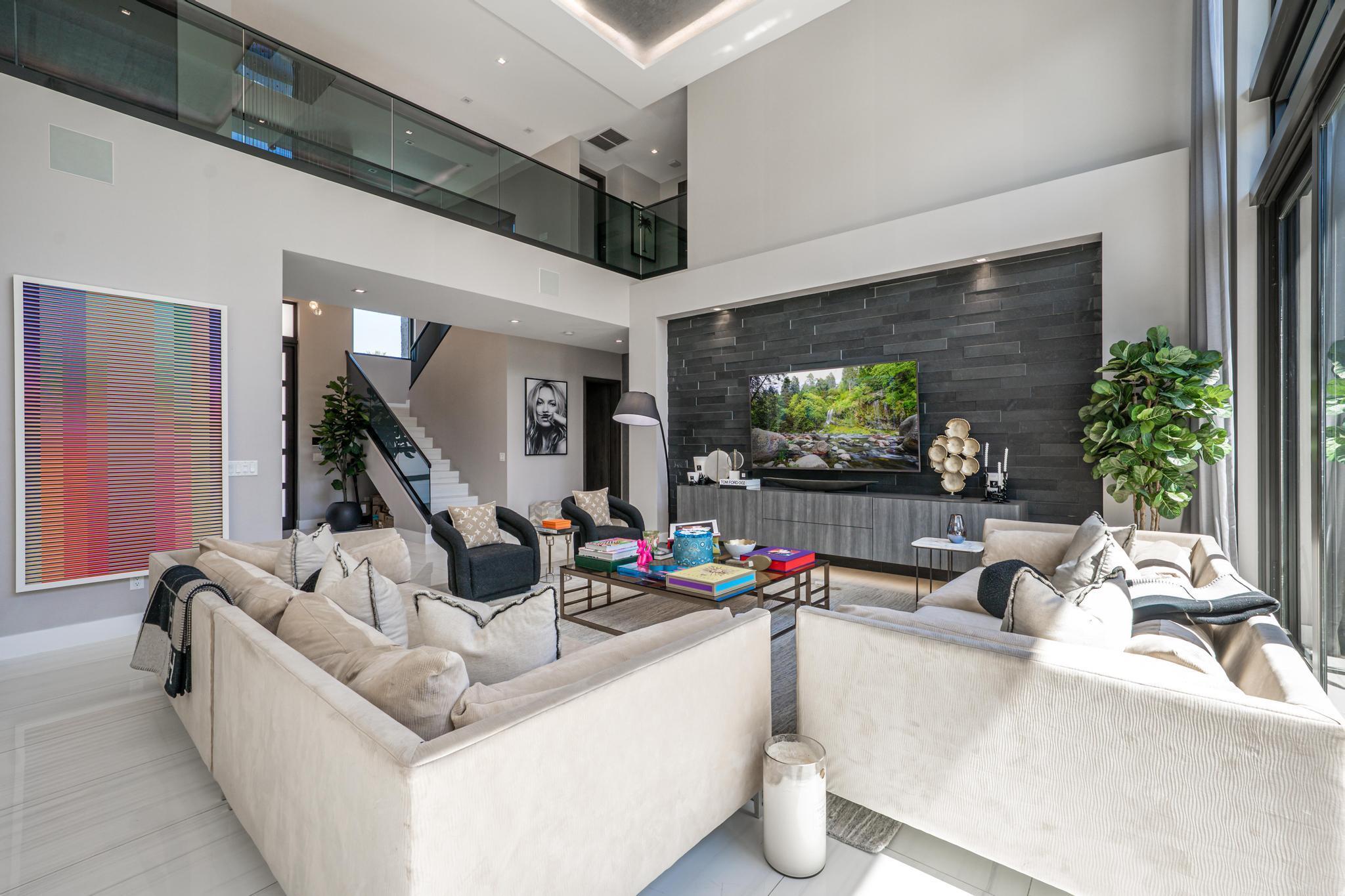 LEFT BANK ESTATES - Residential