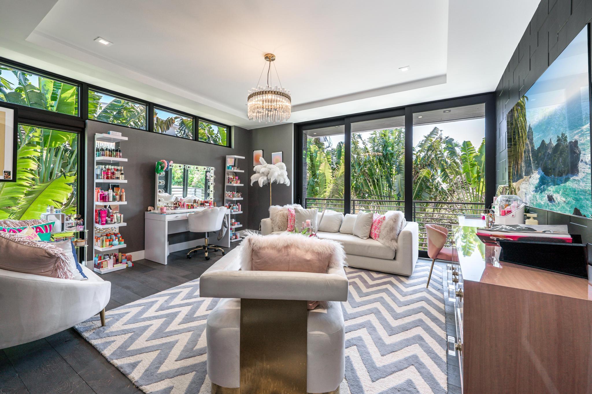 LEFT BANK ESTATES - Residential