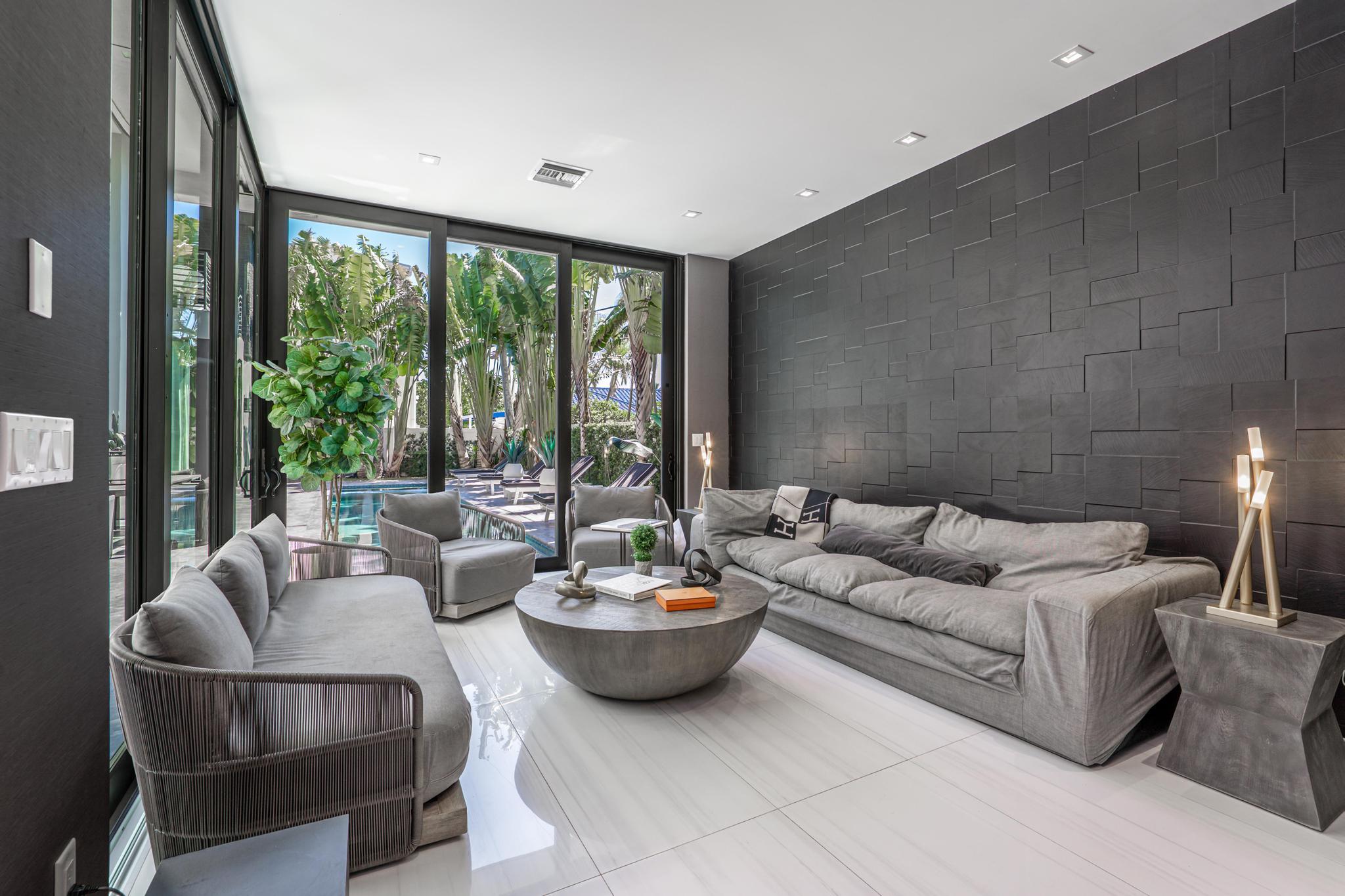 LEFT BANK ESTATES - Residential