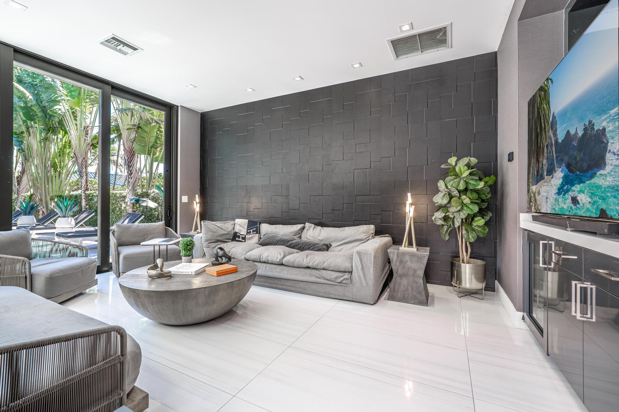 LEFT BANK ESTATES - Residential