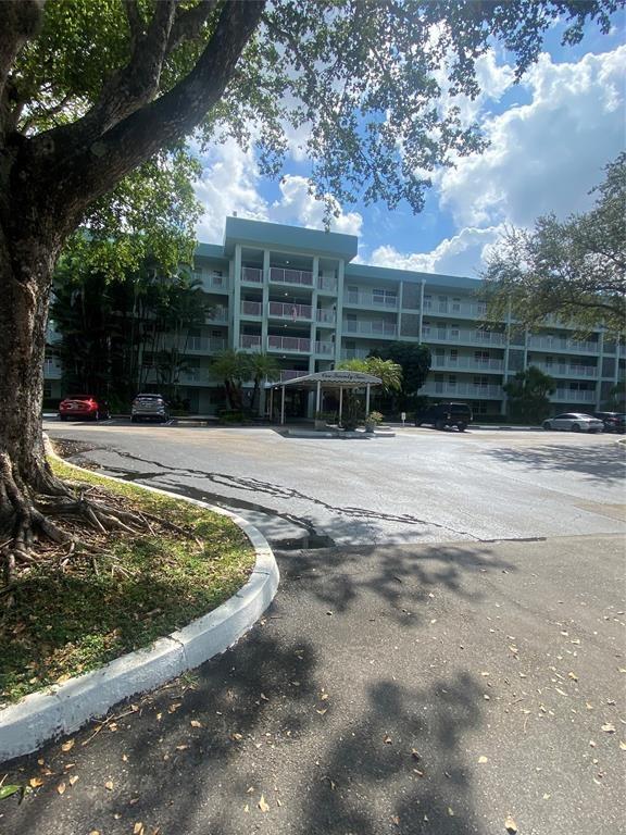 No 122 Palm-Aire Country - Residential Lease