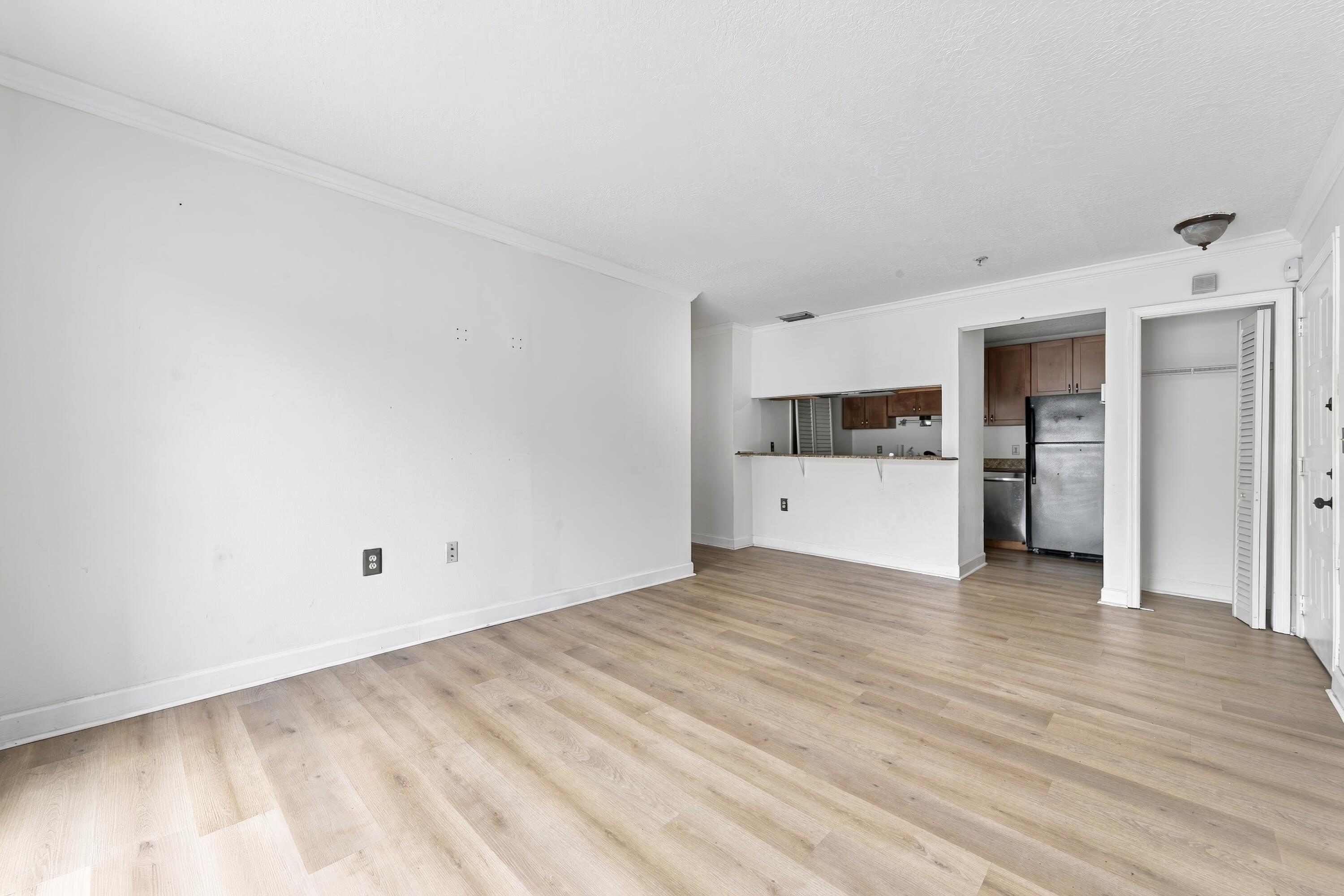 2303 N CONGRESS Avenue 11
