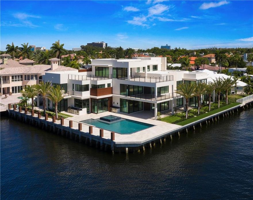 Newly completed - 125’ of side dockage,  the very latest & most exciting brand new Contemporary intracoastal point now available! Amazing South East exposure & views. Innovative architecture/design with exceptional quality construction. Perfect outdoor & indoor entertaining areas.Luxurious, flexible & practical floorplan captures intracoastal views throughout. First level guest/MIL Suite, expansive bedroom suites & ultimate Master retreat & 3rd level VIP Suite.