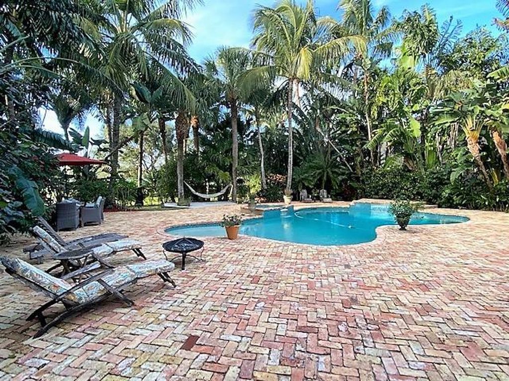 Photo of 565 Rookery Place, Jupiter, FL 33458 (MLS # R10687865)