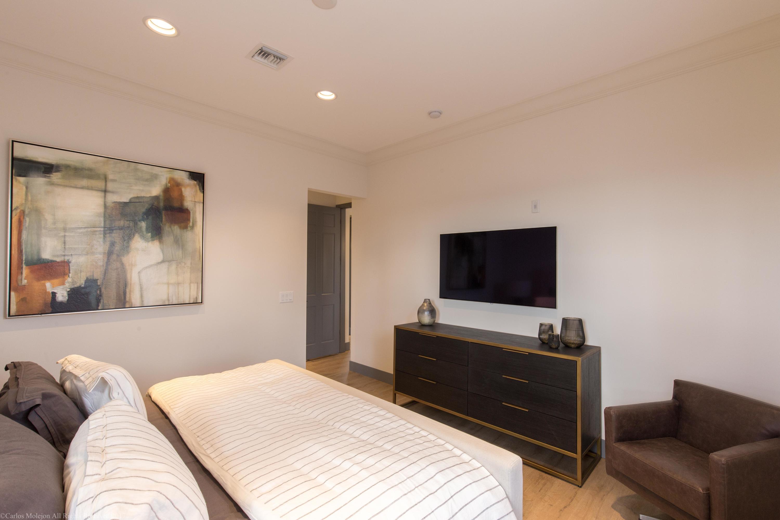 PALM BEACH POINT EAST - Residential