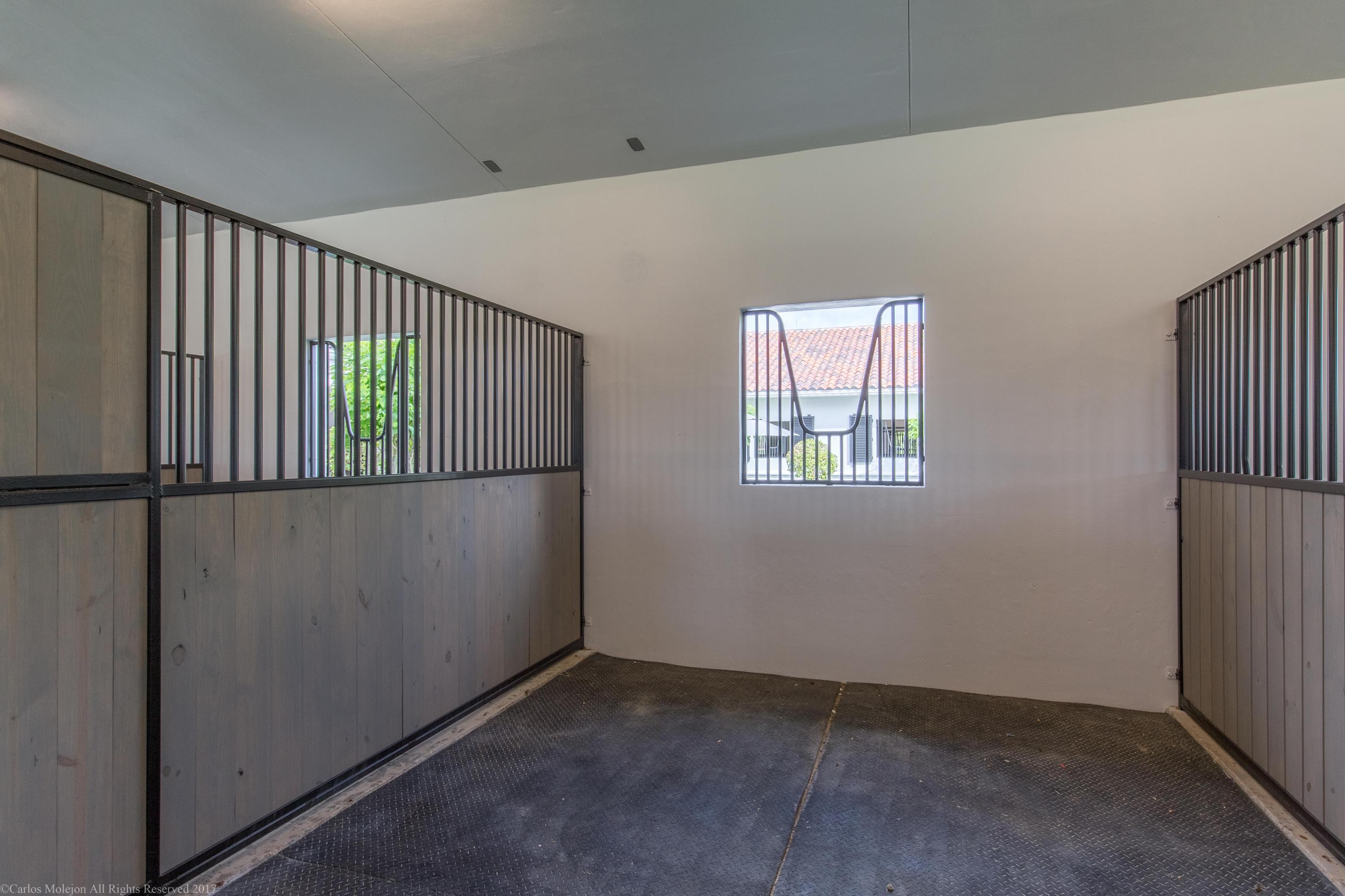 PALM BEACH POINT EAST - Residential